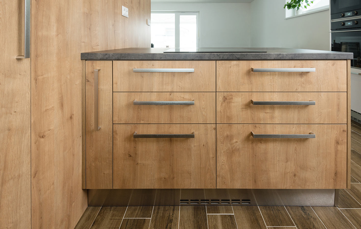 moderne Küche Schrank mit Schubfächern aus Massivholz